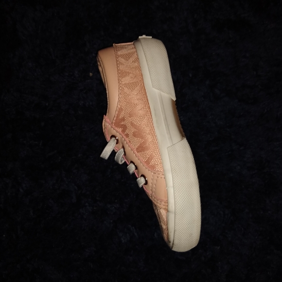Micheal k toddler size7 - Picture 2 of 3